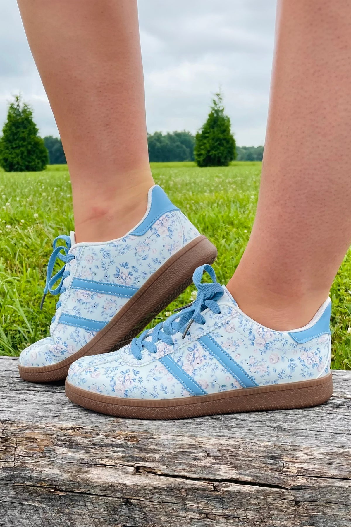 Lace-Up Leather Flat Shoes