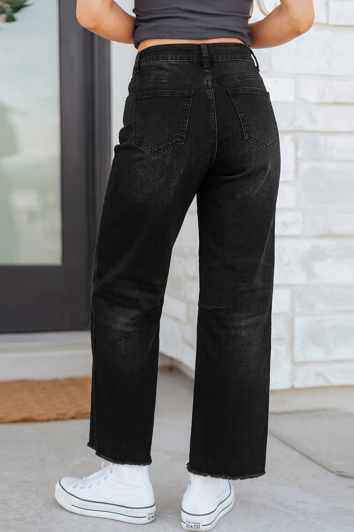 Frayed Cropped Barrel Jeans