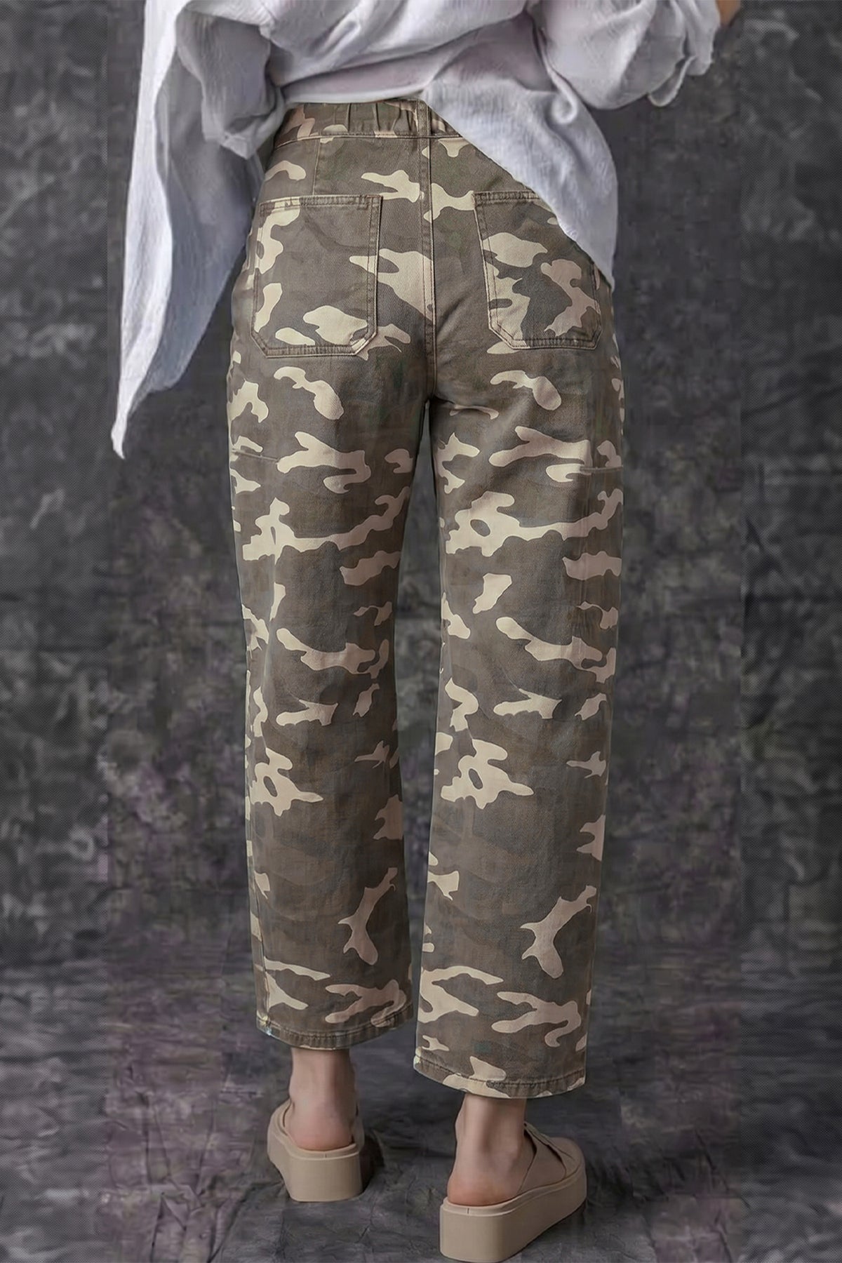 Leopard Pocketed Barrel Jeans
