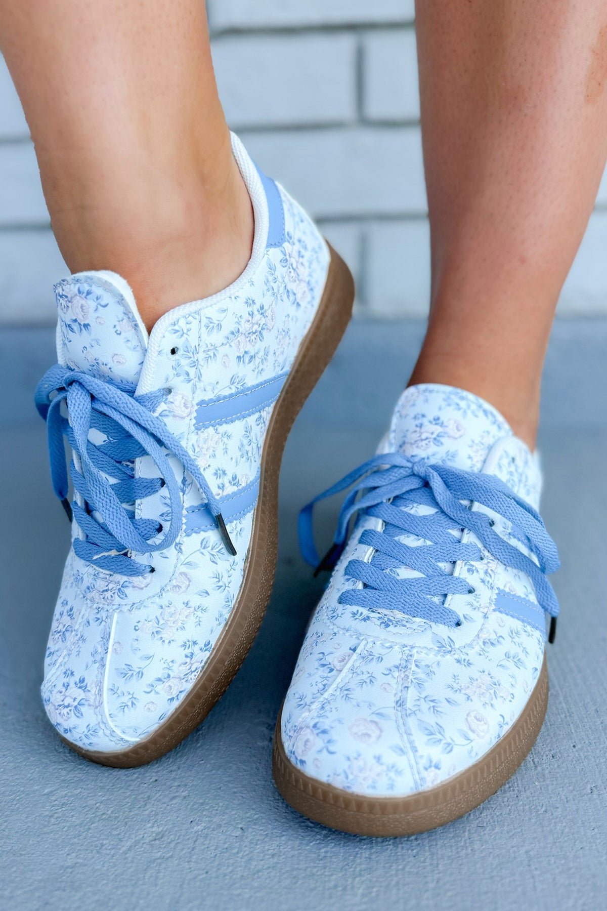 Lace-Up Leather Flat Shoes